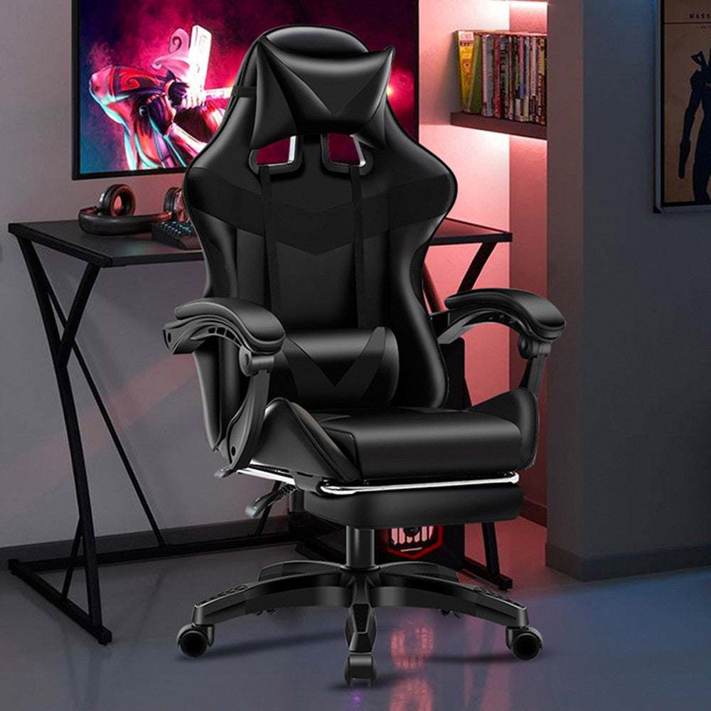 Schwarzer und roter Gaming Stuhl mit verstellbarer Rückenlehne und Fußstütze aus Leder